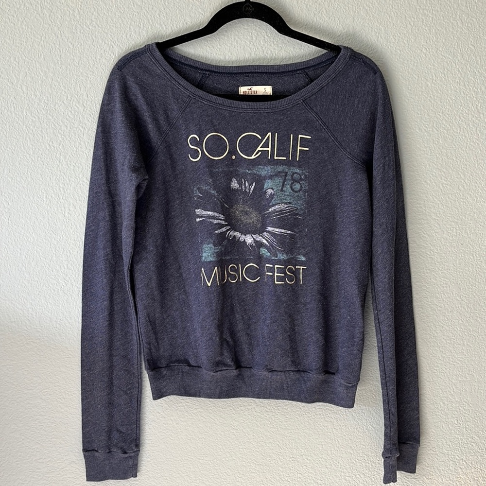 Hollister women’s pullover sweatshirt, EUC, dark blue, size S with graph…